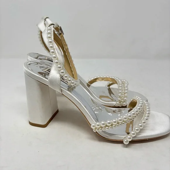 Badgley Mischka Fiesty White Satin Pearl Block Heels Size 9 Bridal Wedding